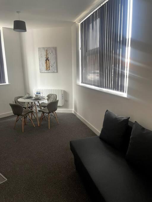 #6Bs 1 Bed Serviced Apartment Derby Ngoại thất bức ảnh