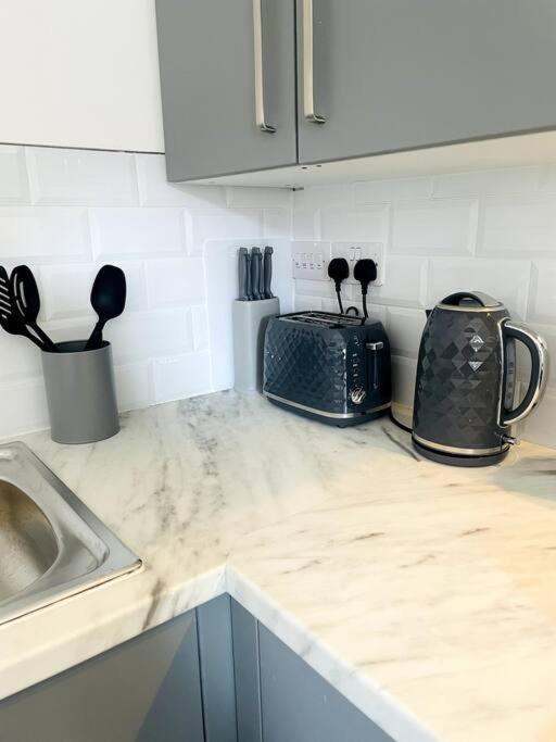 #6Bs 1 Bed Serviced Apartment Derby Ngoại thất bức ảnh